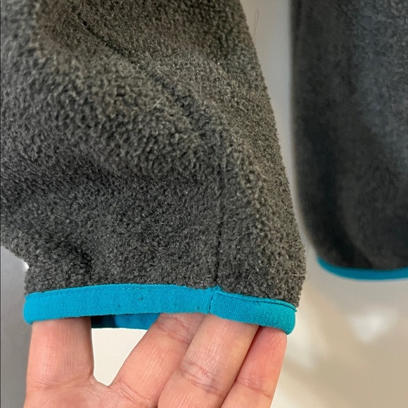 Patagonia Gray and Teal Fleece Pullover - Picture 6 of 6
